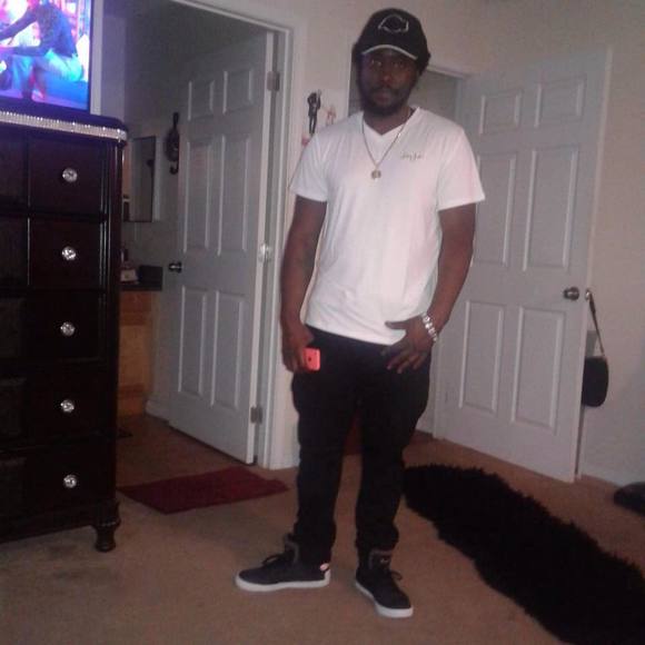 Profile Picture of Adrian Oliver (@youngtrillblacc) on Poshmark