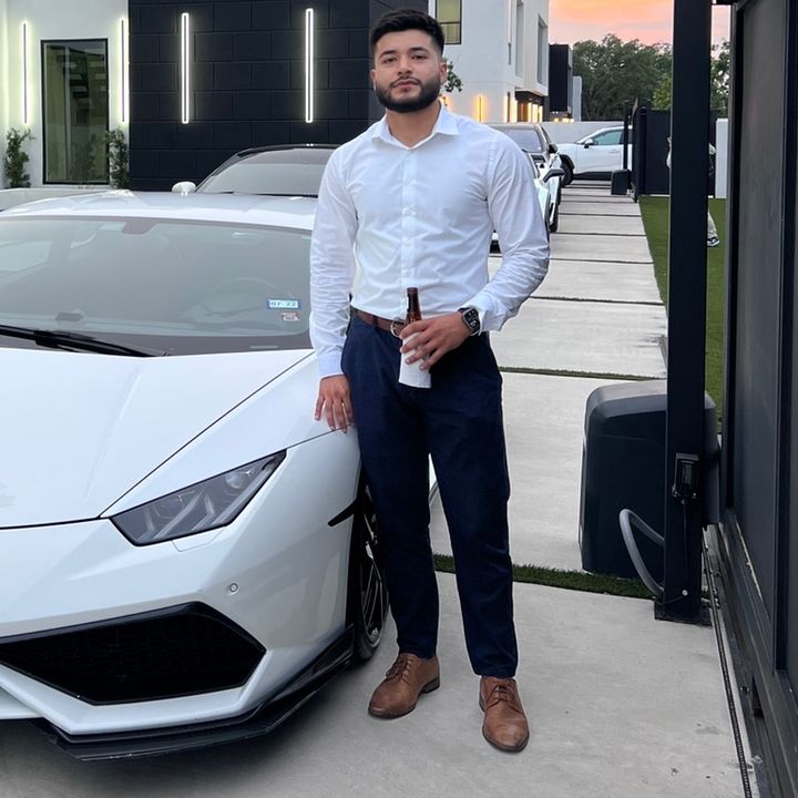 Profile Picture of Benjamin (@benjamin.realty) on Tiktok