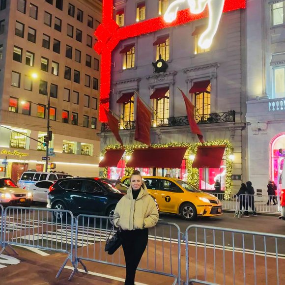 Profile Picture of Arina Novik (@shcherbarina13) on Poshmark