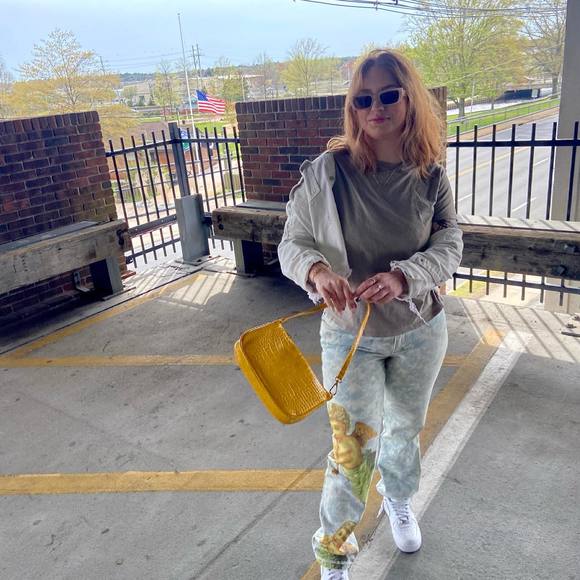 Profile Picture of Lexi Triola (@leximilo1101) on Poshmark