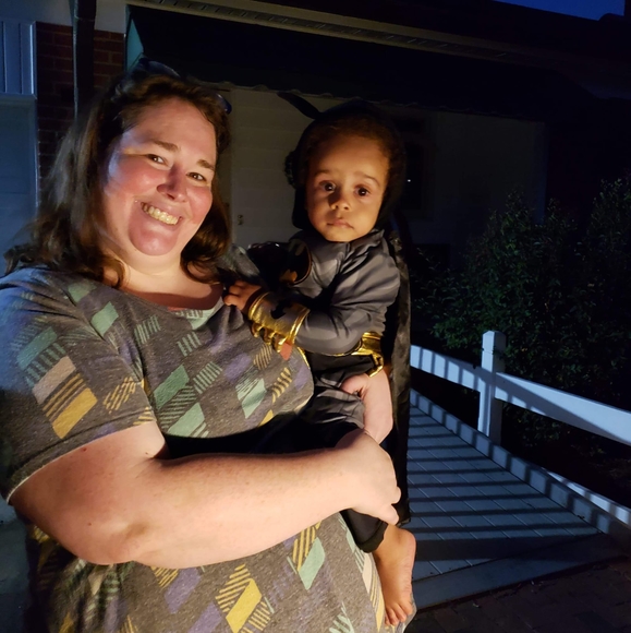 Profile Picture of Laurie Moore (@lauraacrank) on Poshmark