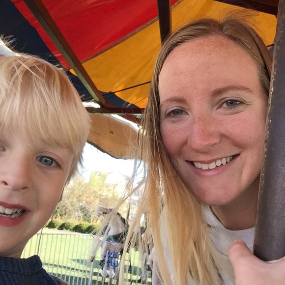 Profile Picture of Melissa Tozer (@melissatozer) on Poshmark