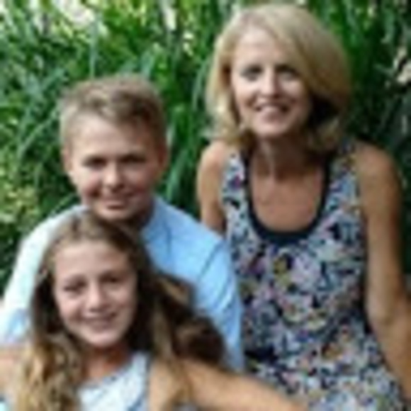 Profile Picture of Di diodato/vandenhurk Family (@vandenhurkmaria) on Poshmark