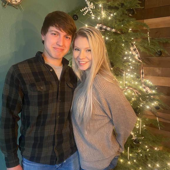 Profile Picture of Alyssa Bergold (@alyssabergold) on Poshmark