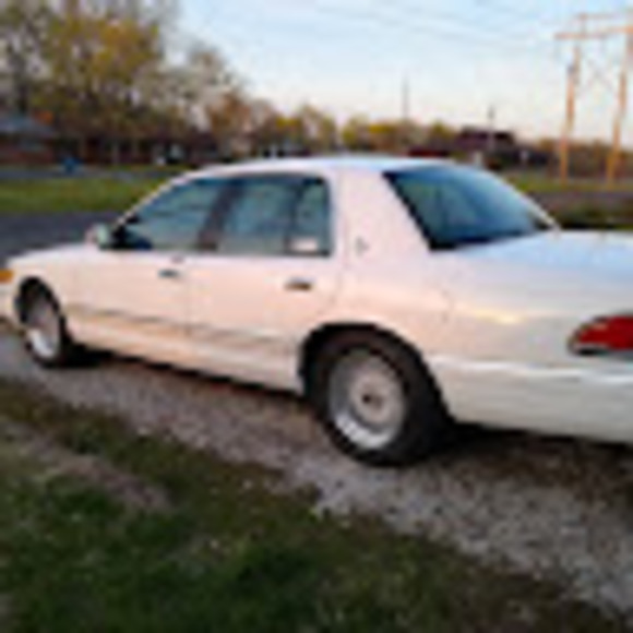 Profile Picture of Kevin Rozycki (@klrozycki) on Poshmark