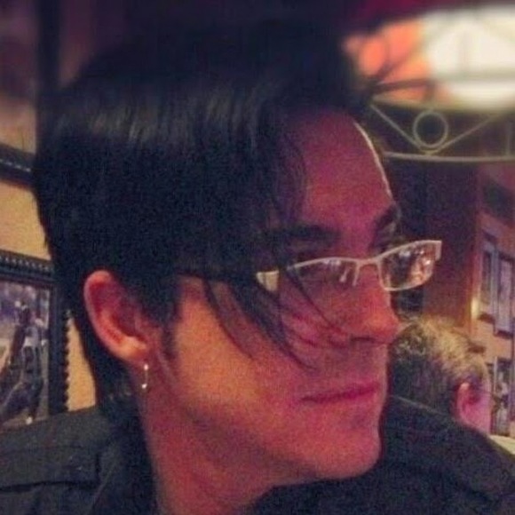 Profile Picture of Scott Rader (@cscottrader) on Poshmark