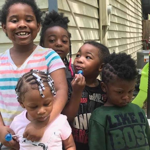 Jordan Eakins - Poshmark Profile Picture of Jordan Eakins (@yvettew_05) on Poshmark