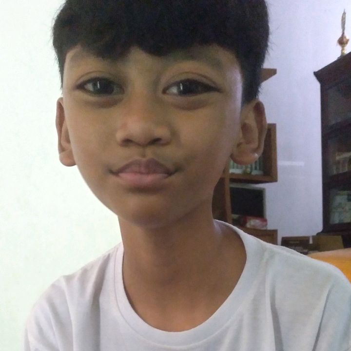 Profile Picture of Muszik (@emmuz300) on Tiktok