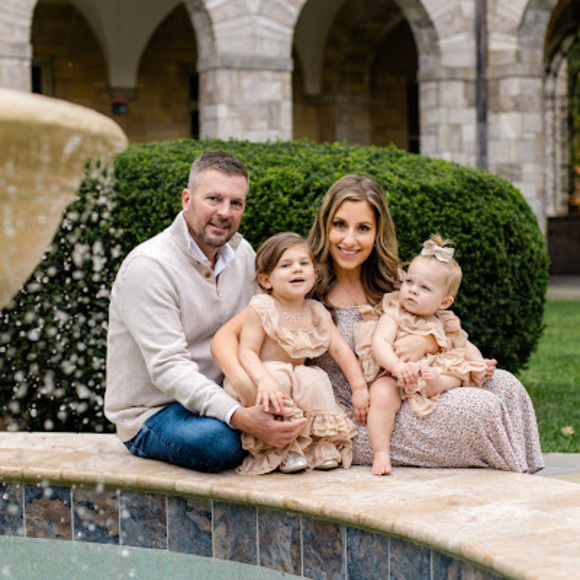 Profile Picture of Jordana Fotiadis (@jordanafotiadis) on Poshmark