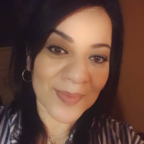 Profile Picture of Marichuy Villagomez (@mariacruz837) on Poshmark
