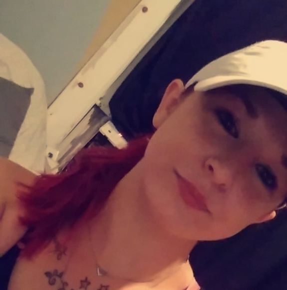 Profile Picture of Jade Edwards (@jadeedwards662) on Poshmark