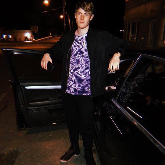 Profile Picture of Logan Buettner (@desolath) on Poshmark