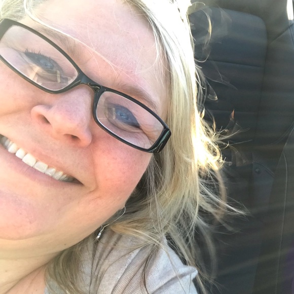 Profile Picture of Carolyn Willenbring (@carolynwillen) on Poshmark