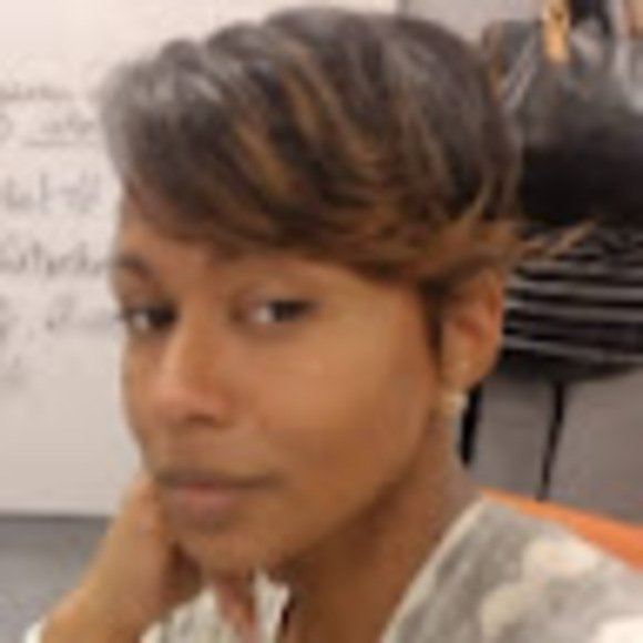 Profile Picture of Catherine Mitchell (@catherinemit773) on Poshmark