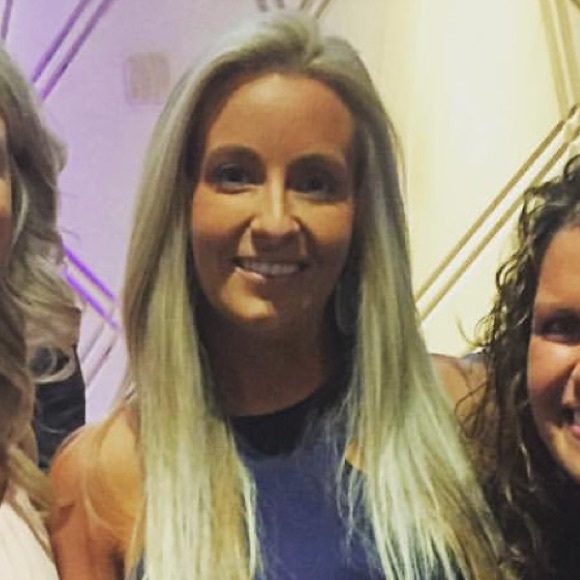 Profile Picture of Mary Arnoff (@mkf143) on Poshmark