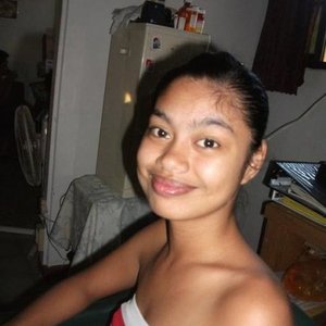 Profile Picture of Criselda Edwin Castro Claros (@lorlina_rose092908) on Myspace