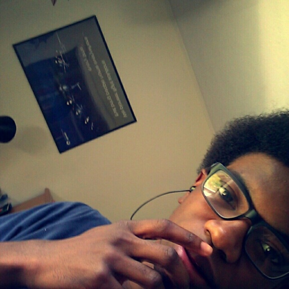 Profile Picture of Miles Wallace (@midywalla) on Poshmark