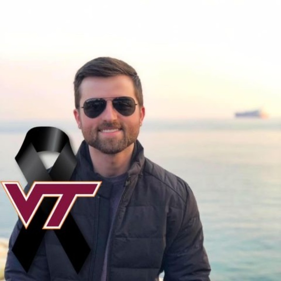 Profile Picture of Quin Lavey (@quinlavey) on Poshmark