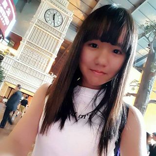 Profile Picture of Crystal Loo (@crystal.loo.75) on Facebook