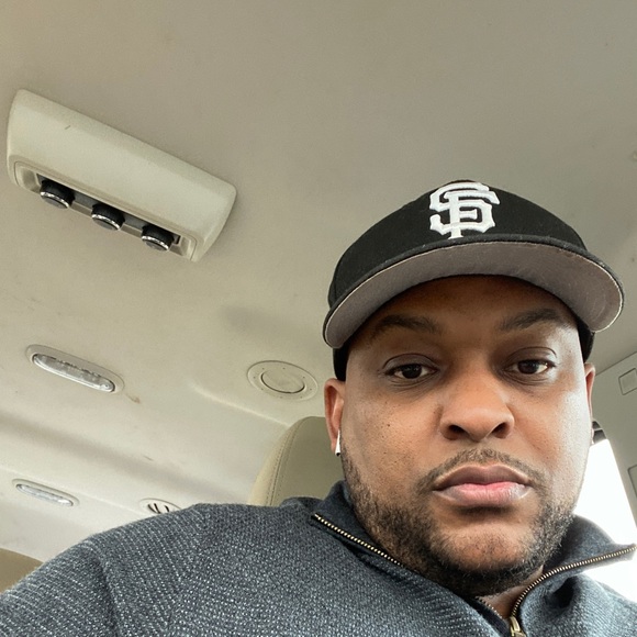 Profile Picture of Sharod Fitzhugh (@safitzhugh83) on Poshmark