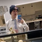 Profile Picture of stephen hughes (@stephenhughes) on Instagram