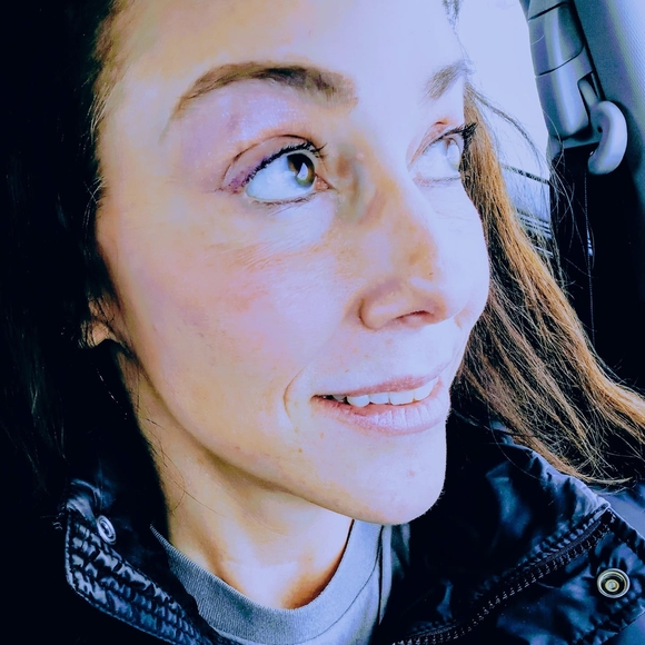 Profile Picture of Jennifer Alpiner (@jenisjewel) on Poshmark