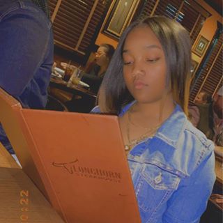 Profile Picture of Aloria Archbold (@Aloria98) on Facebook