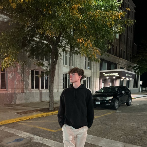 Profile Picture of Aiden Kluender (@aidenkluender) on Poshmark