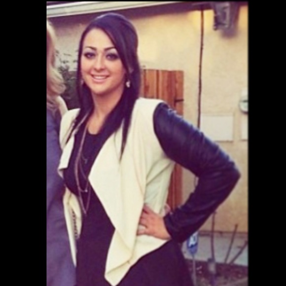 Profile Picture of Amanda Moore (@dimestylegeekin) on Poshmark