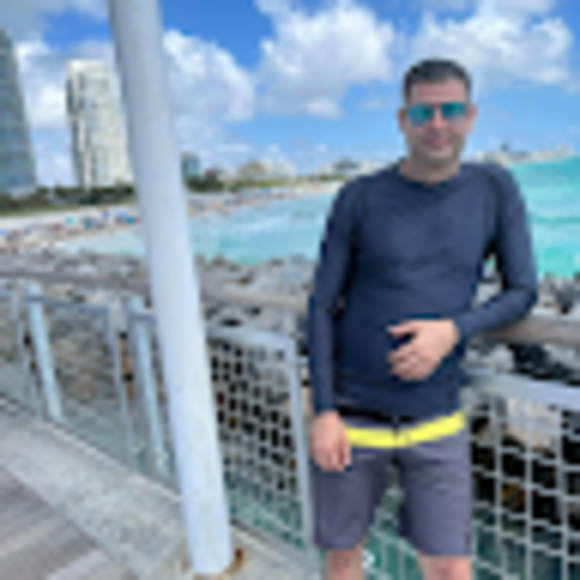 Profile Picture of Adrian Ferras (@adrianferras) on Poshmark
