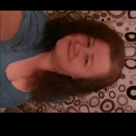 Profile Picture of Angela Lenhart (@sweetattitude34) on Poshmark