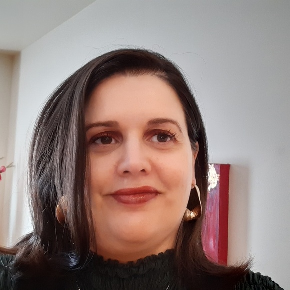 Profile Picture of Sandra Ribeiro (@sribeiro_1) on Poshmark