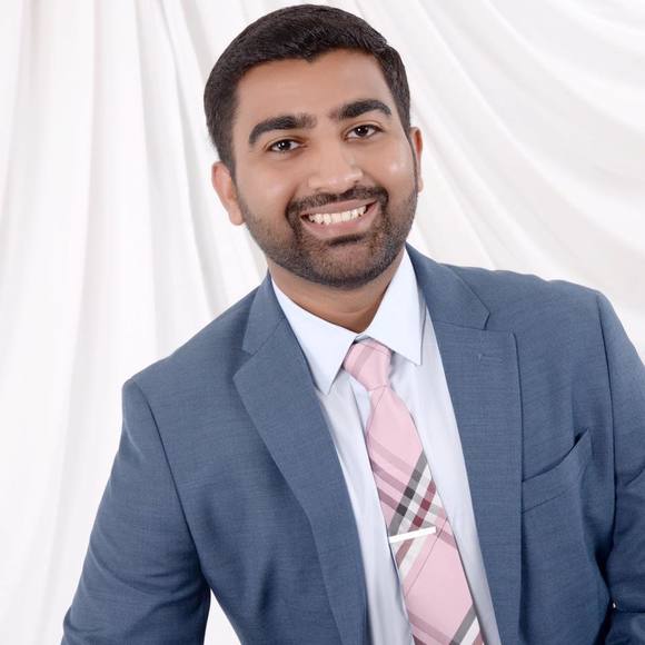 Profile Picture of Maroof Ali (@maroof631) on Poshmark