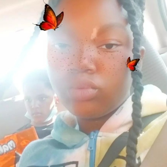 Profile Picture of Dmaiyah Creator (@maiyah809) on Poshmark