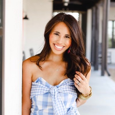 Profile Picture of LAUREN SUN CUMMINGS (@raisingtinytex) on Twitter