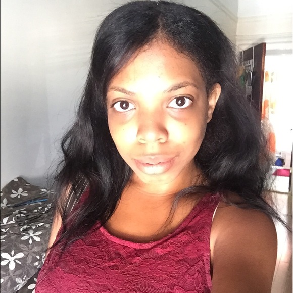 Morely Luciano - Poshmark Profile Picture of Morely Luciano (@morelyy) on Poshmark