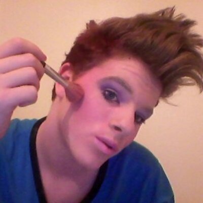Profile Picture of Andrew Bloomfield (@@SuperGlitterGay) on Twitter