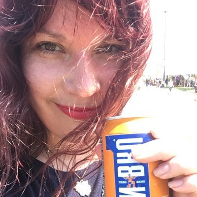 Profile Picture of 💙Stephanie V💙 (@bookishlybeauty) on Twitter