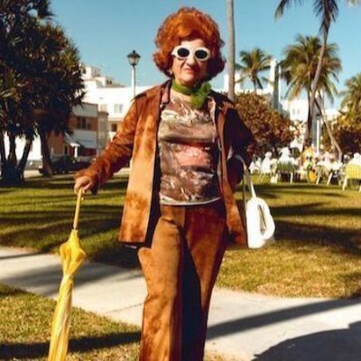 Profile Picture of Dorothy 'Buckets' Abrams (@Chartalism) on Twitter