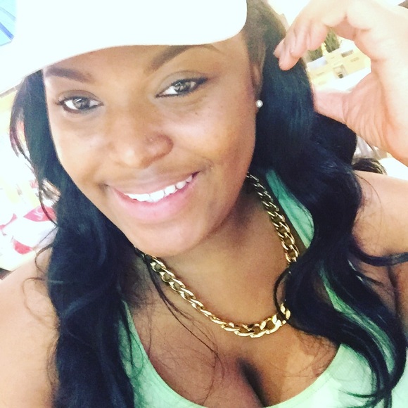 Profile Picture of Sharlette Farmer (@sharlette22) on Poshmark