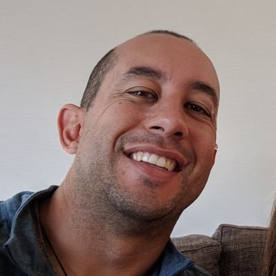 Profile Picture of Adrian Viliami Bell (@Adrian_V_Bell) on Twitter