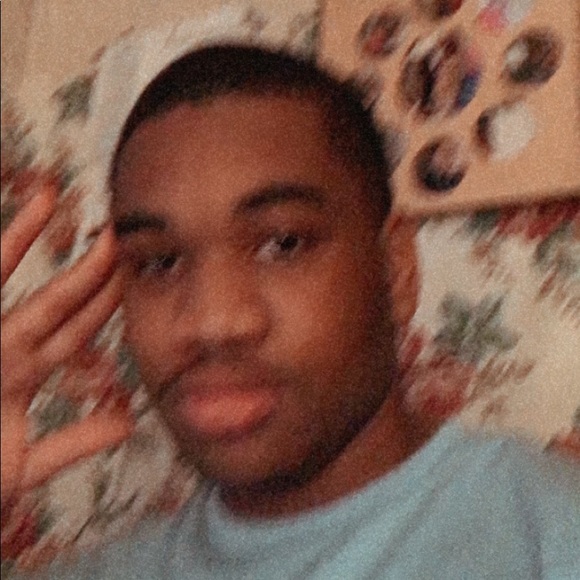 Profile Picture of Ty Webb (@eplurabus) on Poshmark