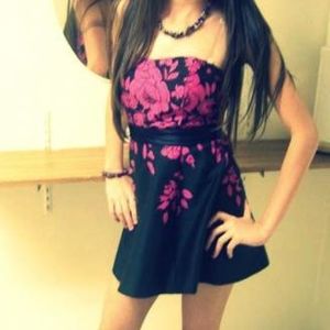 Profile Picture of Carolyn Gonzalez (@la_rubia_10) on Myspace