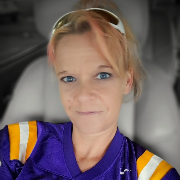 Profile Picture of Jillian Lanier watson (@strongtxsoul81) on Poshmark