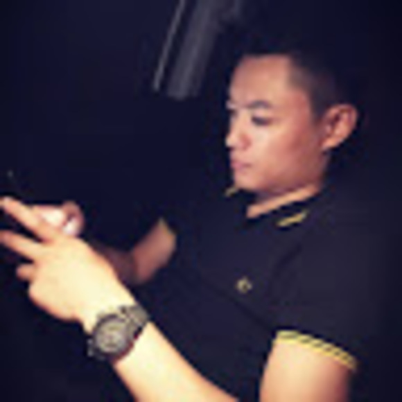 Profile Picture of Zhao Julian (@julianzhao) on Poshmark