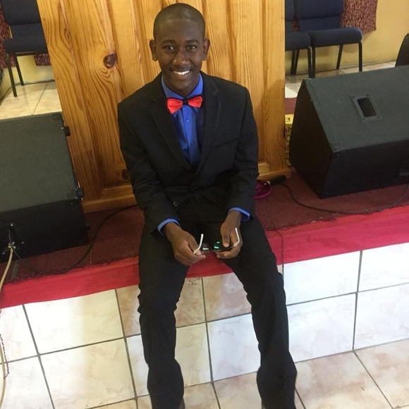 Churneal Latchman - Poshmark Profile Picture of Churneal Latchman (@chu897) on Poshmark