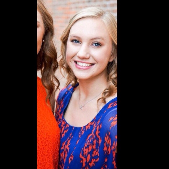 Profile Picture of Claire Biddle (@clairebiddle123) on Poshmark