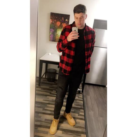 Profile Picture of Paul Dunlap (@podunlap) on Poshmark