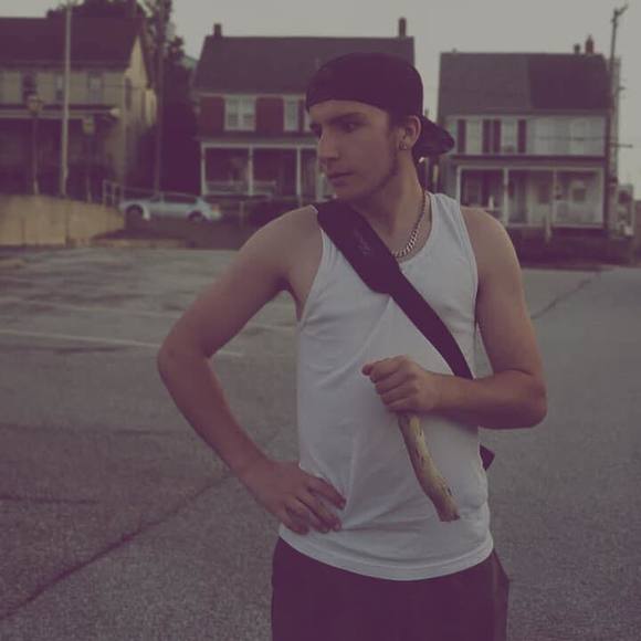 Profile Picture of Justin Keller (@jkeller896) on Poshmark