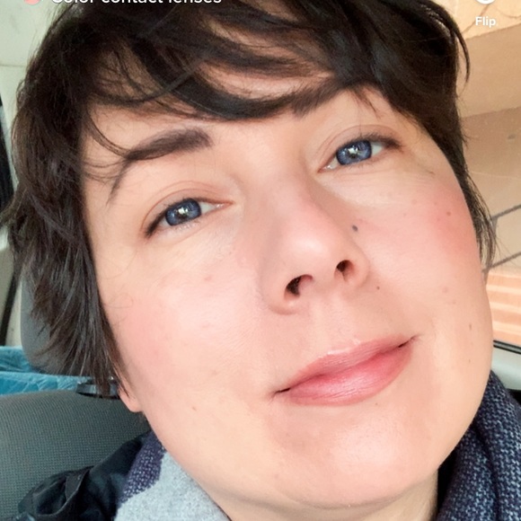 Profile Picture of Molly Reida (@mollyreida) on Poshmark